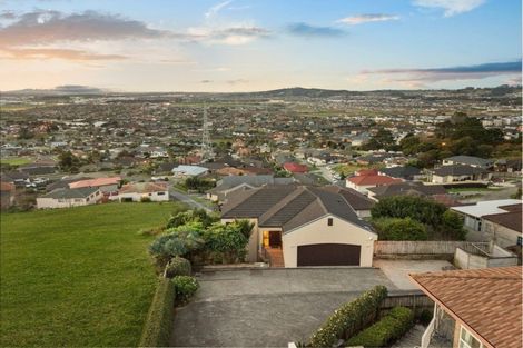 Photo of property in 132 Redoubt Road, Goodwood Heights, Auckland, 2105