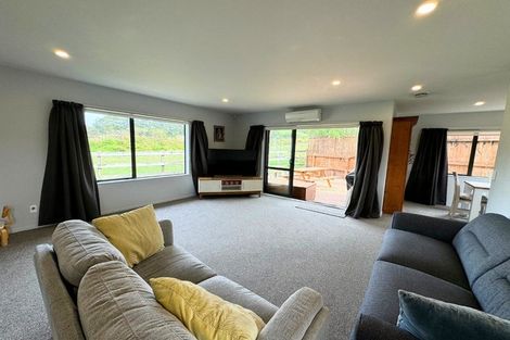 Photo of property in 68 South Kensington Way, Henderson, Auckland, 0612