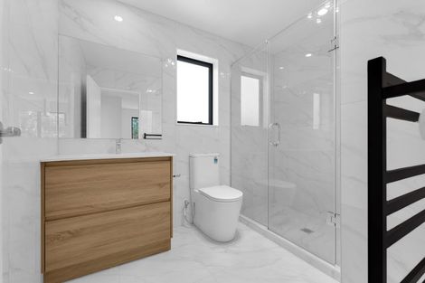 Photo of property in 3b Raupapa Street, Northcote, Auckland, 0627