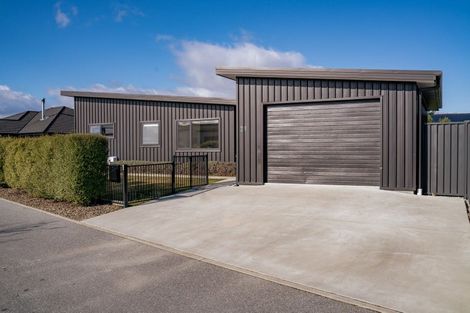 Photo of property in 29 Marbleleaf Lane, Albert Town, Wanaka, 9305