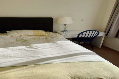 Photo of property in 20 Darren Crescent, Half Moon Bay, Auckland, 2012