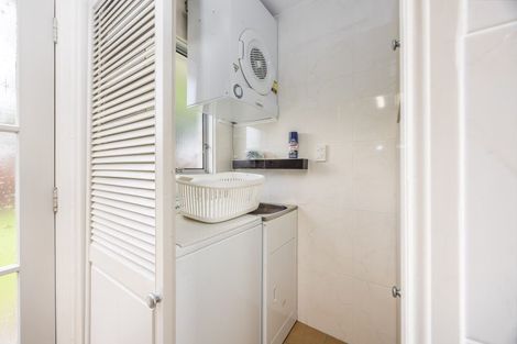 Photo of property in 2/10 Raewyn Place, Pakuranga, Auckland, 2010