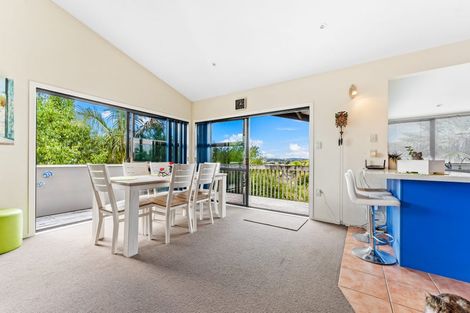 Photo of property in 33 Gledstane Road, Stanmore Bay, Whangaparaoa, 0932