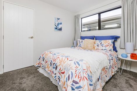 Photo of property in 19 Farmland Road, Papakura, 2110