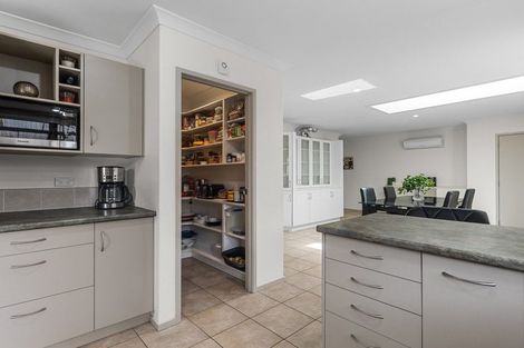 Photo of property in 17 Olive Close, Omokoroa, 3114