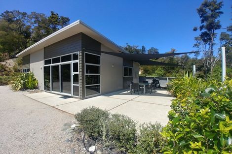 Photo of property in 84 Martin Farm Road, Kaiteriteri, Motueka, 7197