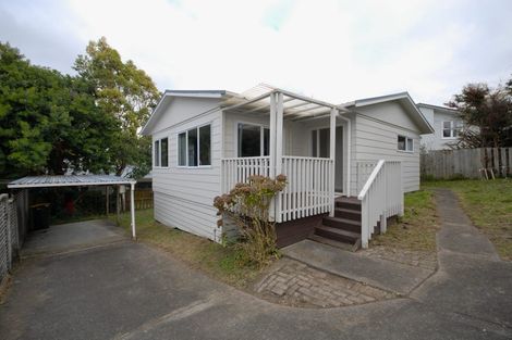 Photo of property in 2/30 Bruce Road, Glenfield, Auckland, 0629