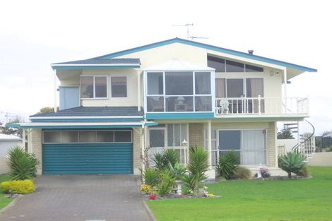 Photo of property in 163 Marine Parade, Mount Maunganui, 3116