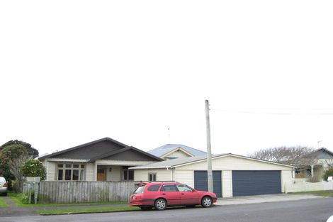 Photo of property in 3 Karamu Street, Strandon, New Plymouth, 4312