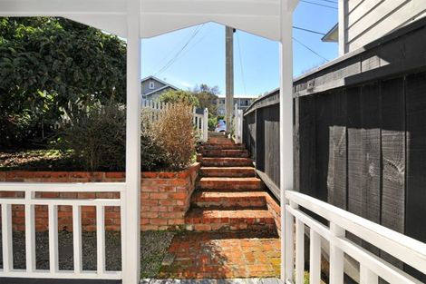Photo of property in 61 Te Wharepouri Street, Berhampore, Wellington, 6023