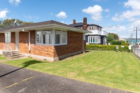 Photo of property in 1/14 Church Street, Devonport, Auckland, 0624