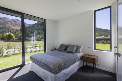 Photo of property in 34 Flynn Lane, Arrowtown, 9302