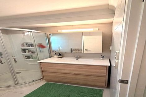 Photo of property in 25 Bejoy Rise, East Tamaki Heights, Auckland, 2016
