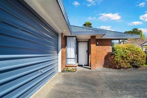 Photo of property in 8 Coupland Court, Glendene, Auckland, 0602