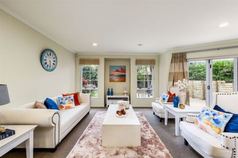 Photo of property in 28 Westminster Gardens, Unsworth Heights, Auckland, 0632