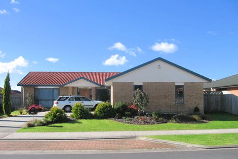 Photo of property in 45 Roy Maloney Drive, Henderson, Auckland, 0612