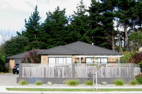 Photo of property in 114 Weggery Drive, Waikanae Beach, Waikanae, 5036