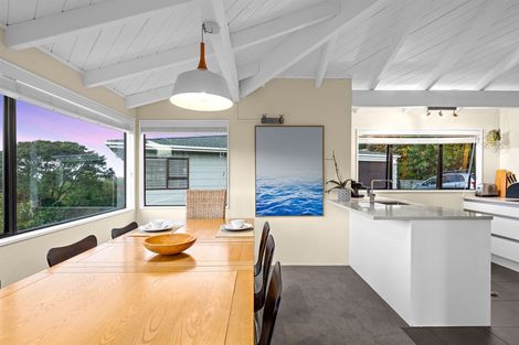 Photo of property in 2/6 Braemar Road, Rothesay Bay, Auckland, 0630