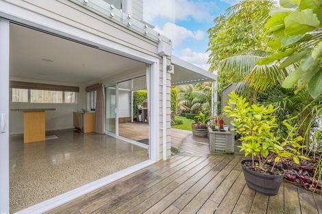 Photo of property in 2/17 Bevyn Street, Castor Bay, Auckland, 0620