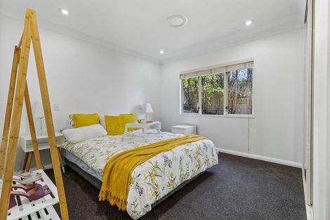 Photo of property in 30 Hogarth Rise, West Harbour, Auckland, 0618