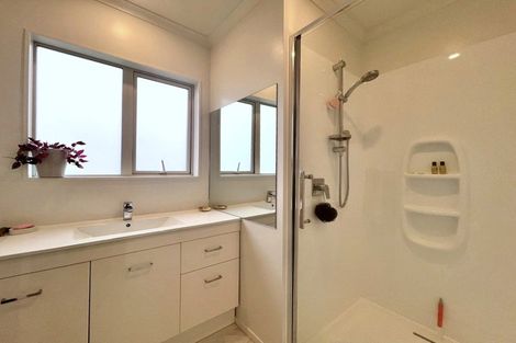 Photo of property in 16a Alexander Street, Cockle Bay, Auckland, 2014