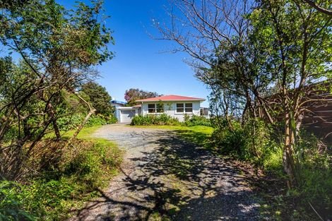 Photo of property in 4 Rangihiroa Street, Waikanae Beach, Waikanae, 5036