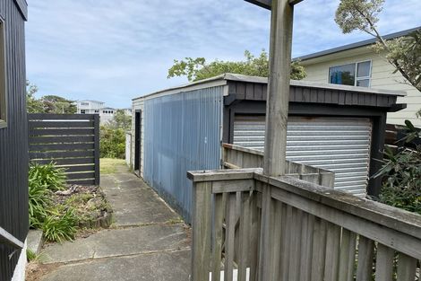 Photo of property in 10 Frances Street, Waikanae Beach, Waikanae, 5036
