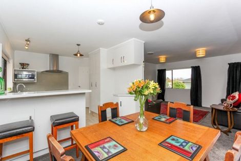 Photo of property in 4 Sandel Rise, Merrilands, New Plymouth, 4312