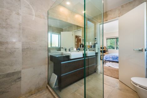 Photo of property in 6a Mchardy Place, Glenfield, Auckland, 0627