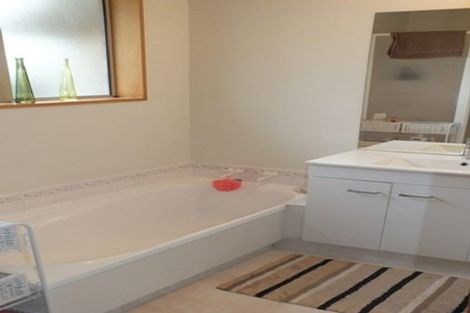 Photo of property in 2/66 Martin Avenue, Beckenham, Christchurch, 8023