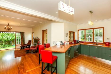 Photo of property in 94 Belt Road, New Plymouth, 4310