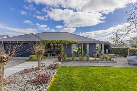 Photo of property in 14 Brooker Place, Waipukurau, 4200