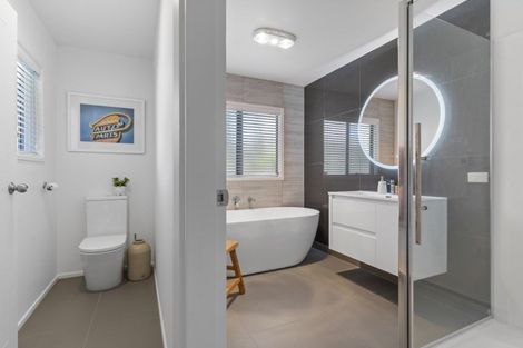 Photo of property in 1 Rita Street, Mount Maunganui, 3116