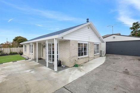 Photo of property in 14 Randwick Place, Randwick Park, Auckland, 2105