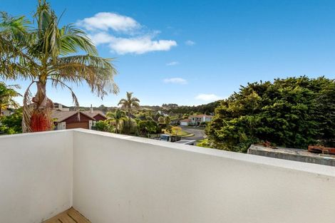 Photo of property in 97 Mt Lebanon Crescent, The Gardens, Auckland, 2105