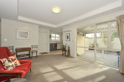 Photo of property in 23d Grassmere Street, Papanui, Christchurch, 8052
