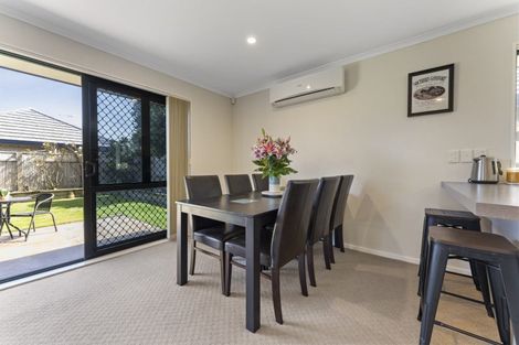 Photo of property in 25 Geneva Terrace, Kelvin Grove, Palmerston North, 4414