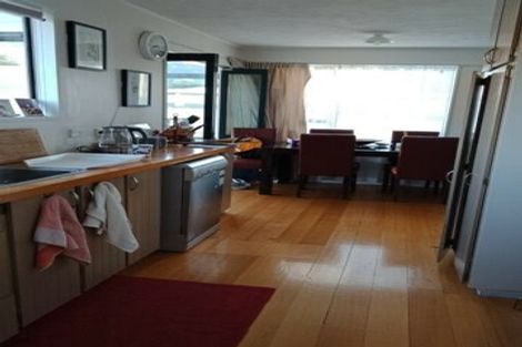 Photo of property in 118 Gemstone Drive, Birchville, Upper Hutt, 5018