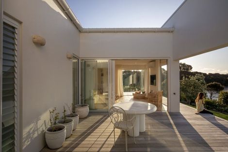 Photo of property in 16 Rangitahi Road, Raglan, 3225