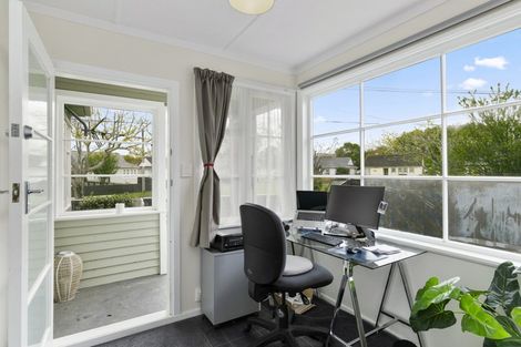 Photo of property in 16 Shearer Crescent, Naenae, Lower Hutt, 5011