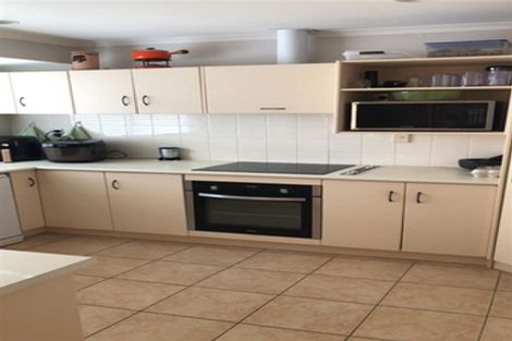 Photo of property in 115 Burswood Drive, Burswood, Auckland, 2013