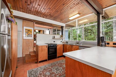 Photo of property in 30 Kopiko Road, Titirangi, Auckland, 0604