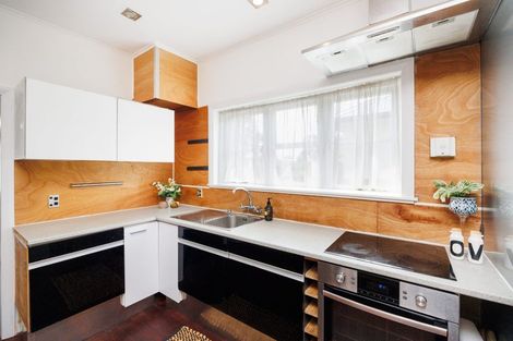 Photo of property in 210 College Street, West End, Palmerston North, 4412