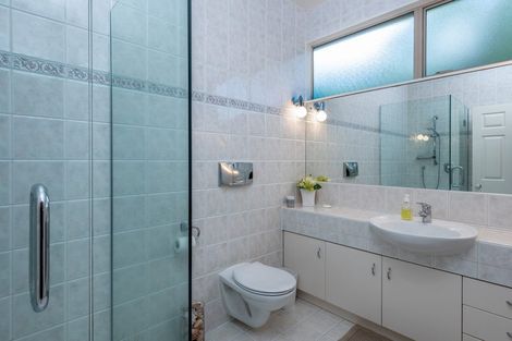 Photo of property in 3/284 Lake Road, Hauraki, Auckland, 0622