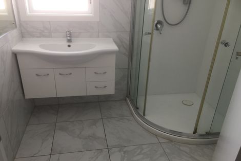 Photo of property in 28 Edwards Avenue, Henderson, Auckland, 0610