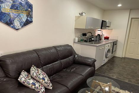 Photo of property in 2b/66 Mount Eden Road, Mount Eden, Auckland, 1024