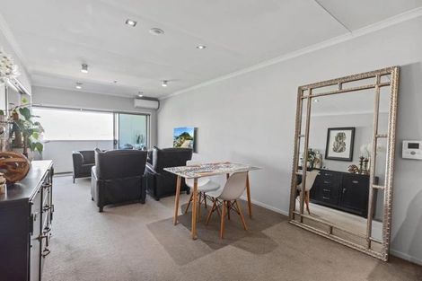 Photo of property in Mooring Apartments, 304/277 Maunganui Road, Mount Maunganui, 3116