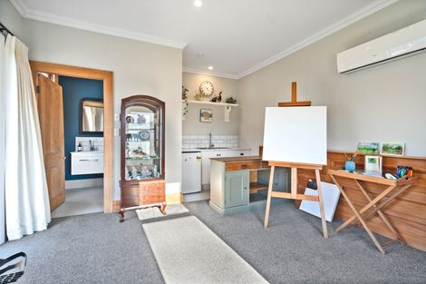 Photo of property in 260-262 High Street North, Carterton, 5713