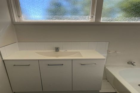 Photo of property in 13 Woodstock Road, Forrest Hill, Auckland, 0620