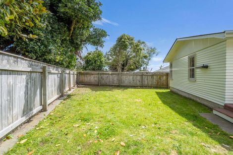 Photo of property in 14 Antrim Place, Hokowhitu, Palmerston North, 4410